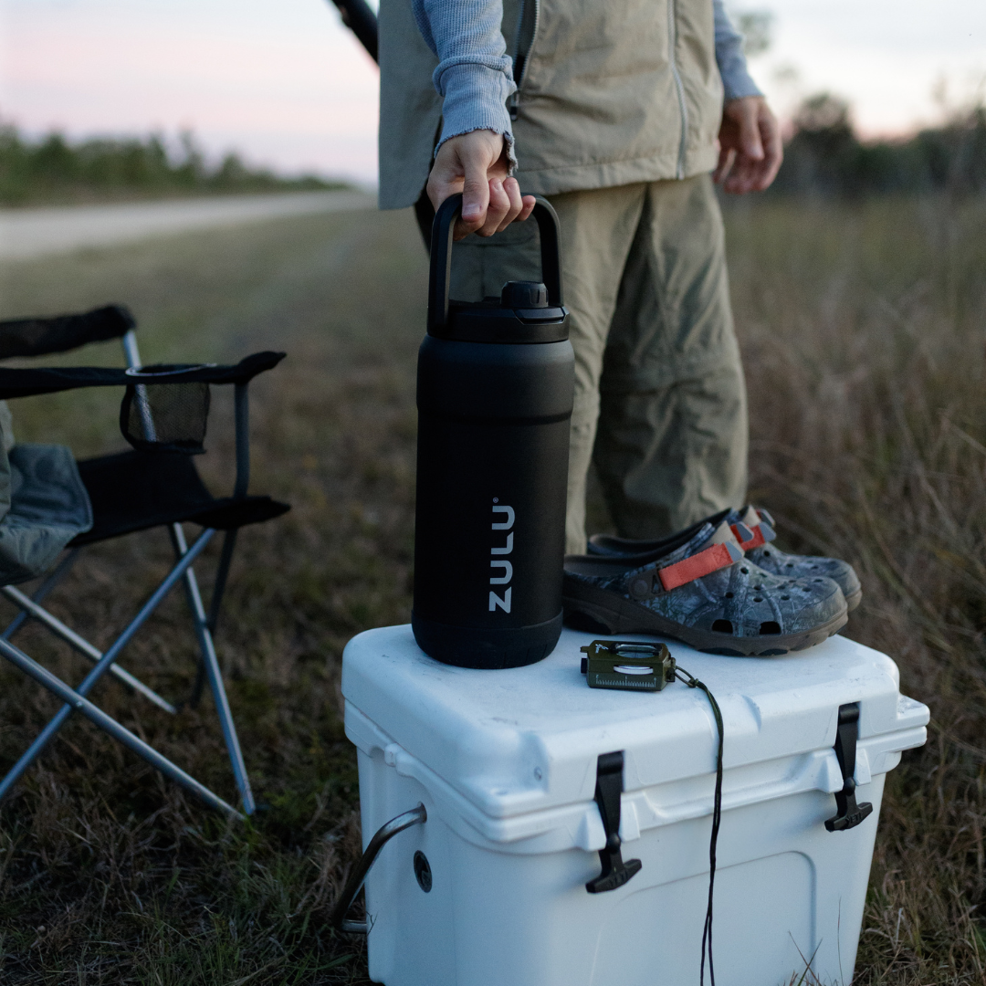 goals-mammoth-101oz-stainless-steel-bottle-i0 GoalsMammothBlackLifestyle.png