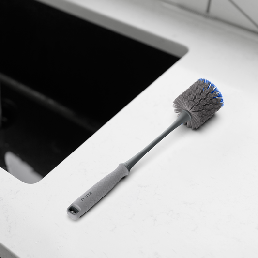 bottle-and-straw-cleaning-brush-set-c6 ZuluBottle_StrawBrush_BySink.png