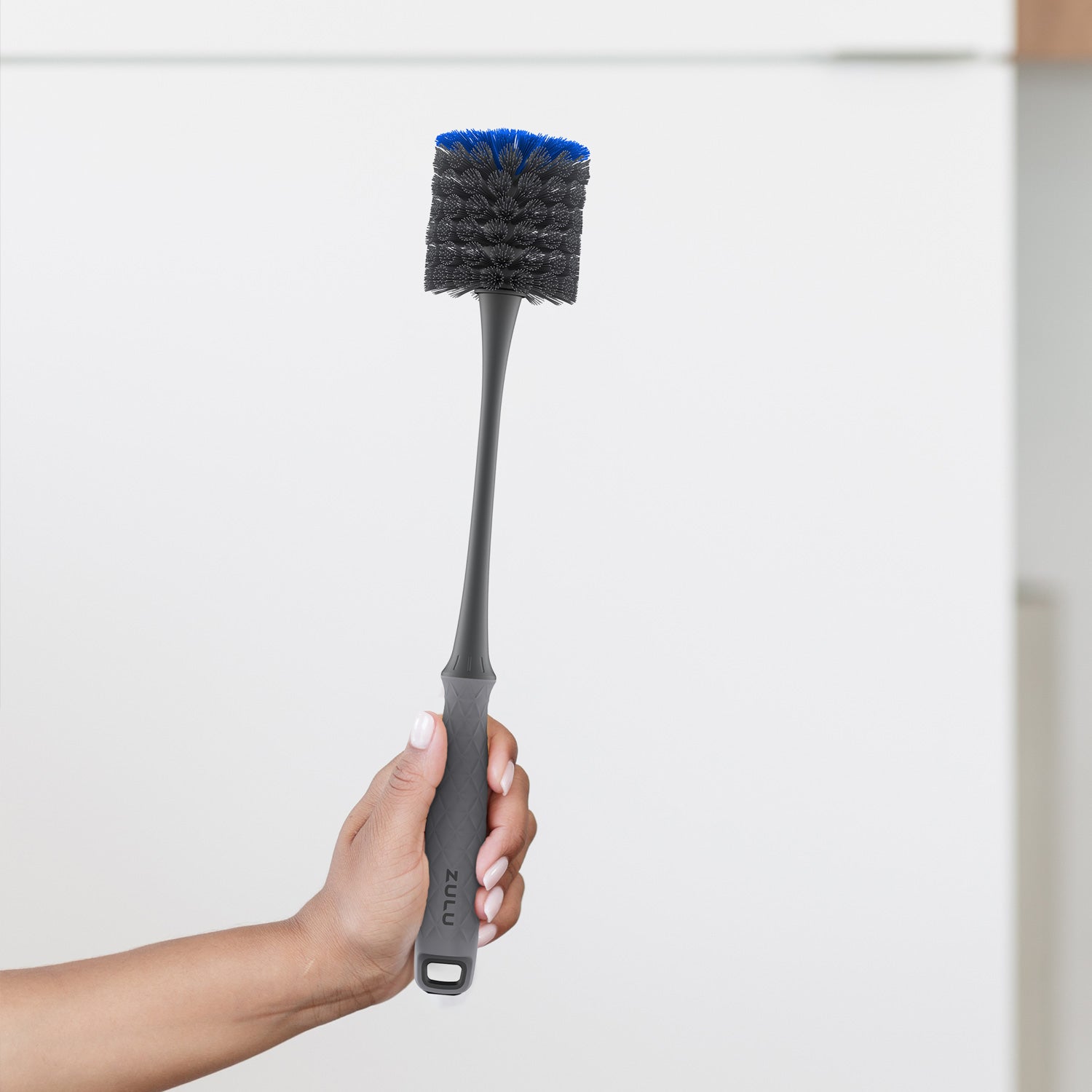 bottle-and-straw-cleaning-brush-set-c6 Zulu_Bottle_Brush_Holding.jpg